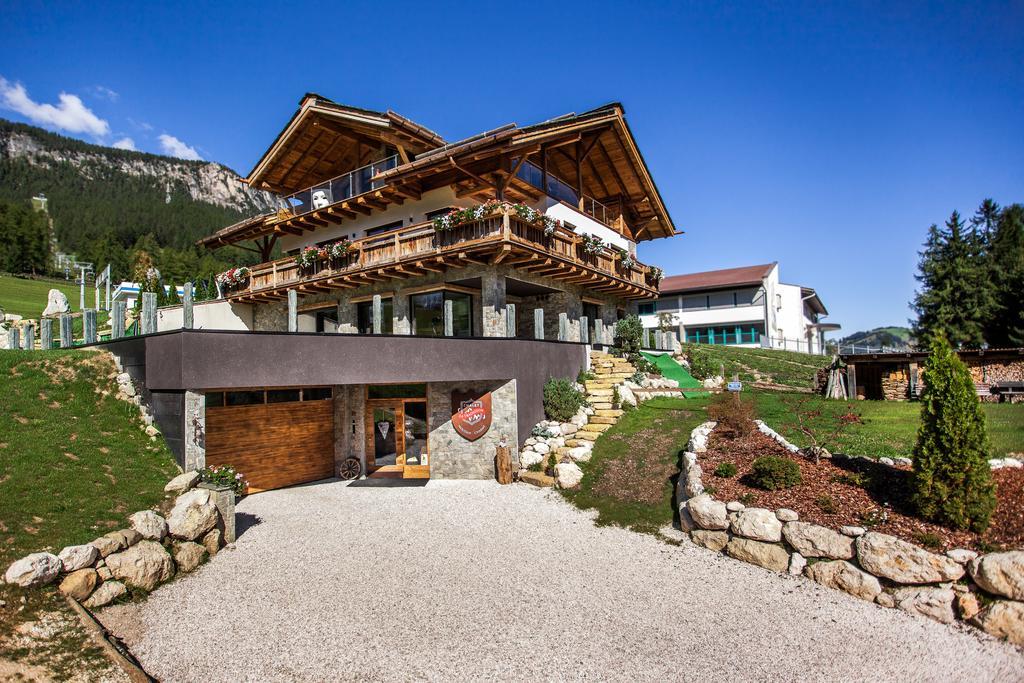 Chalet Stefan - Apartments La Villa  Eksteriør bilde