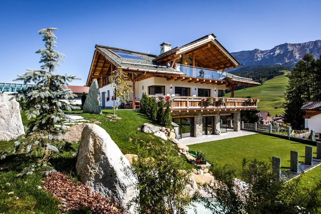 Chalet Stefan - Apartments La Villa  Eksteriør bilde